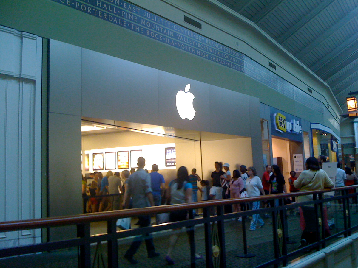 iPad Launch Day: April 3, 2010